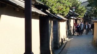 土塀と石畳の風景が良い