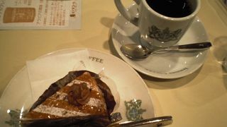 ハイシーズンはエレガントな気分が半減してしまうかも