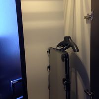 クローゼットにはズボンプレッサー