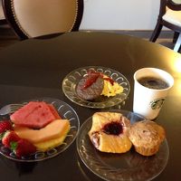 ラウンジの朝食ビュッフェ