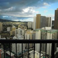 こちらは親族の泊まったシティビューの部屋の眺めです。