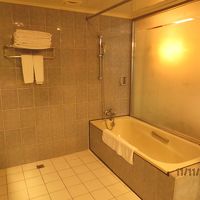 広々としたバスルーム