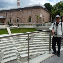 広場からローマ時代の競技場跡が見える