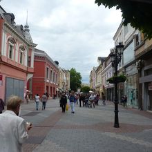 この突き当りが広場