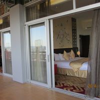 バルコニーから見た部屋。