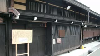 明治時代の初期に建てられた標準的な町家