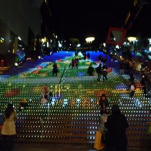 大階段を利用したネオン