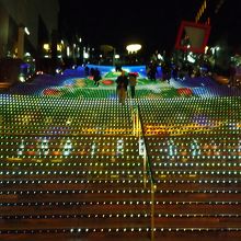 日本人も外国人も喜んでいました