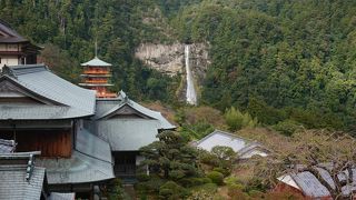 日本一の落差の滝、というより周りの神社、三重塔などとの調和が最高