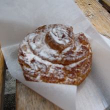 朝一購入したものは、シュークリーム