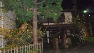 運慶・湛慶・快慶など慶派の仏師（仏像彫刻家）を出した