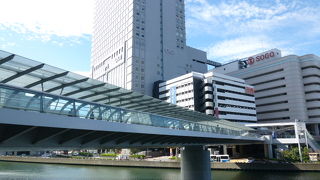 海を眺めながら散策は気持ちがいいです