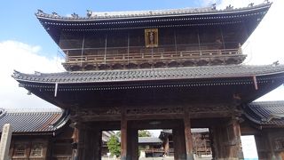 町の中で暮らしと共存しているよう。