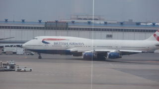 多くの国の飛行機が楽しめます。