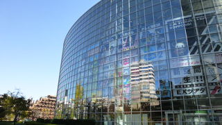 カーブを描いた曲面が美しい