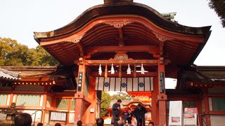 日本三大八幡宮にふさわしい壮麗さ