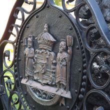 フリヘエ宮殿の入り口の門