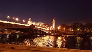 「パリの恋人」所縁の橋