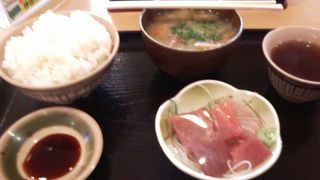 おかずを選べる２４時間営業の定食屋