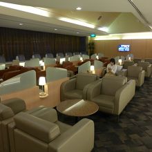 落ち着いた雰囲気の内部（ターミナル２）