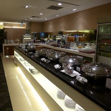 ミール＆ドリンクコーナー（ターミナル２）