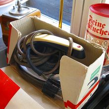 こちらは東ドイツ製のアイロン。