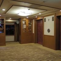 フロンティアルーム前のエレベーター