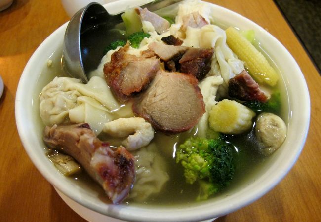 日系文化センターのすぐ近くにあるの中華料理店、麺が美味しく コストパフォーマンスもよいです