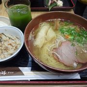 塩ラーメンはさっぱりとおいしくて、気に入った。