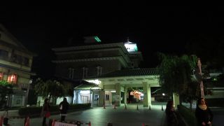 夜はあまり好きな雰囲気ではなかった