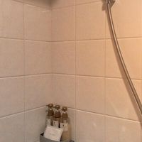 シャワーのみでしたが、トイレとは別室になっており、十分な広さ