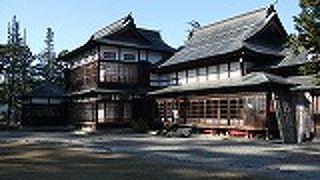 旧伯爵の別邸で、米沢伝統の郷土料理と米沢牛が食べられます