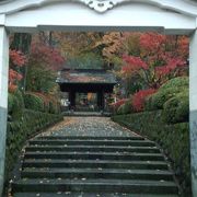 紅葉も美しいお寺