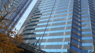 品川港南口のオフィス兼商業施設