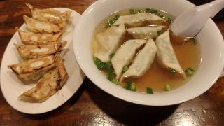 遅くまで営業する駅近くのお店