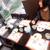 館内レストランの「松竹」から窓の外を眺める。