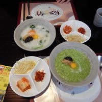 ビュッフェ朝食を止めて朝粥にしたが、とても美味しかった。