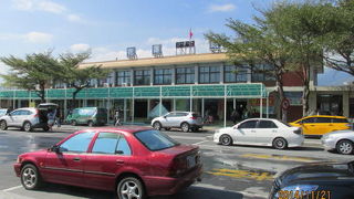 花蓮から台北まで複線電化され日本製の中長距離用振り子式交流電車が運行されています。