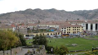 インカ時代の土台にスペイン時代の教会