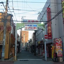 すずらん通りには、飲食店も
