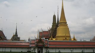 格式高く広いお寺