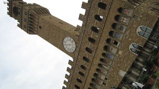 激混みの美術館