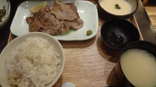 牛たんとろろ定食