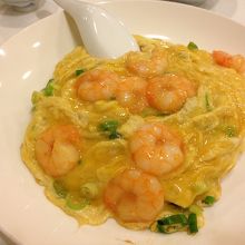 海老と卵の炒め物？