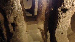 狭いですよ・・