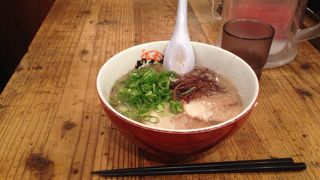 細麺で食べやすく美味しいです