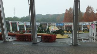 広い敷地に動物がいっぱい。子供連れに最適。