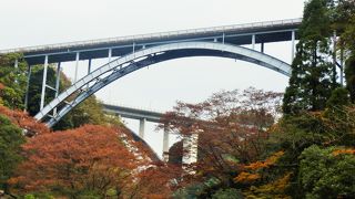 高千穂峡付近にある三世代の橋の一つ
