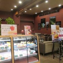 「ホテルオークラ札幌」のロビー階にあるカフェラウンジです 