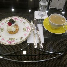 ケーキセットをいただきました 